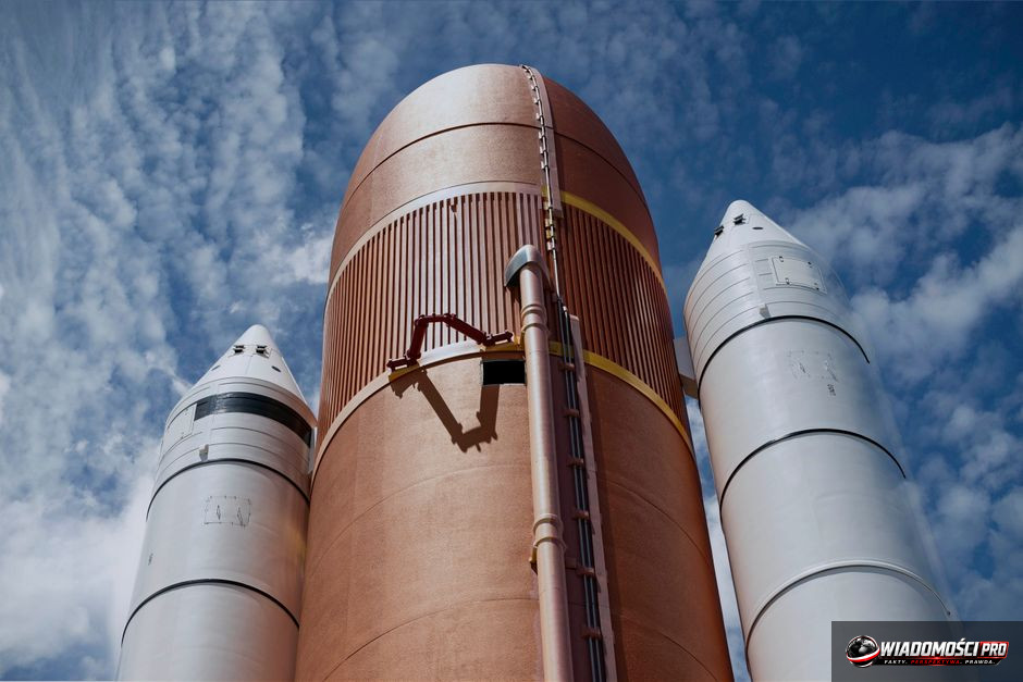 Europa Clipper: Czy pod lodem księżyca Jowisza znajdziemy życie?