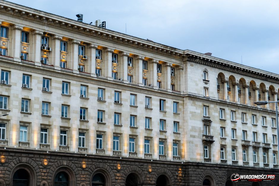 Ile Polska musi zapłacić Pfizerowi? Spór o 6 miliardów złotych