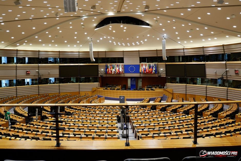 Ile Polska zapłaci za brak jawności płac? Kara od KE to fakt