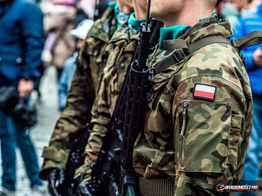 Paramilitarne bojówki na polskich ulicach? Ostre ostrzeżenie w Sejmie