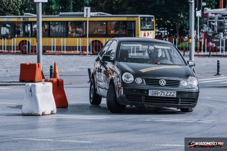 Kontrola drogowa prowadzona przez policję w 2026 roku.