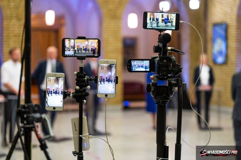 Wyciek 19 mln danych Polaków: Jak sprawdzić, czy jesteś zagrożony?
